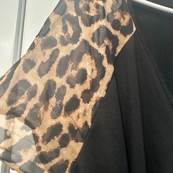 Black Dress with Leopard Print Sleeves 4X - Picture 5 of 7
